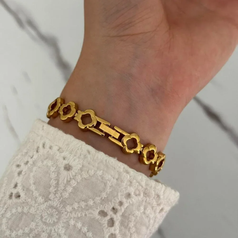 SKU0154 Casual Gold White Women Fashion Watch Bracelet Stainless steel +gift bag